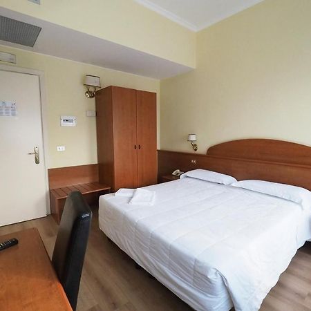 Hotel Laura Roma Ngoại thất bức ảnh