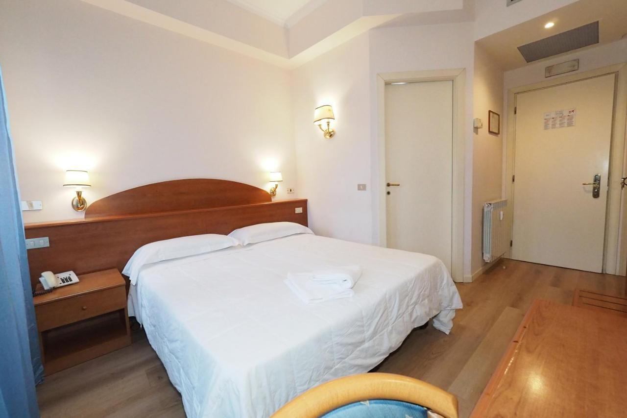 Hotel Laura Roma Ngoại thất bức ảnh